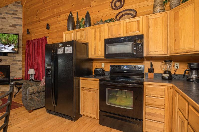 Luxurious Log Cabin Nestled in the Great Smoky Mountains - image 18