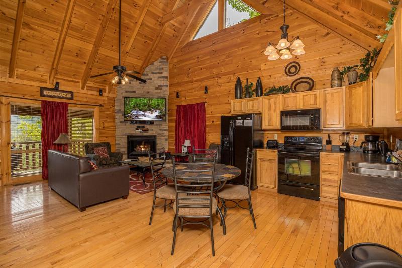 Luxurious Log Cabin Nestled in the Great Smoky Mountains - image 33