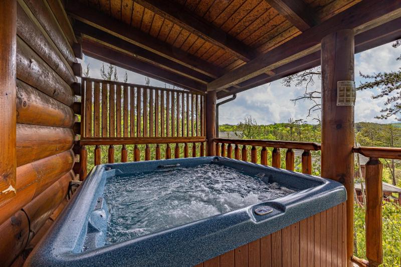 Luxurious Log Cabin Nestled in the Great Smoky Mountains - image 11