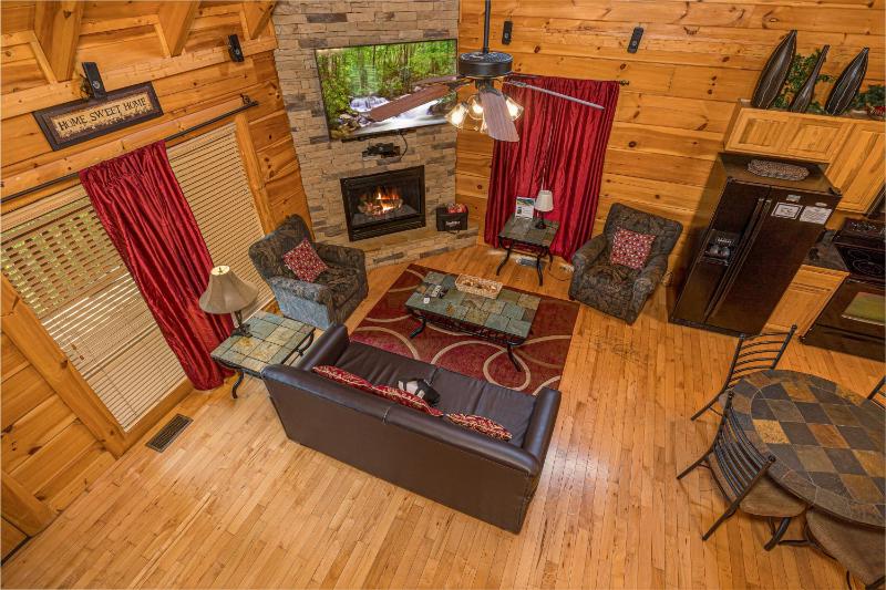 Luxurious Log Cabin Nestled in the Great Smoky Mountains - image 37