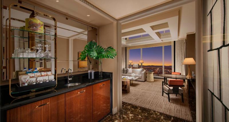 Wynn Tower Suite Parlor image 4