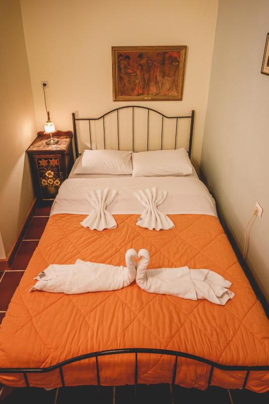 Best Rate Double Room - Building D image 4