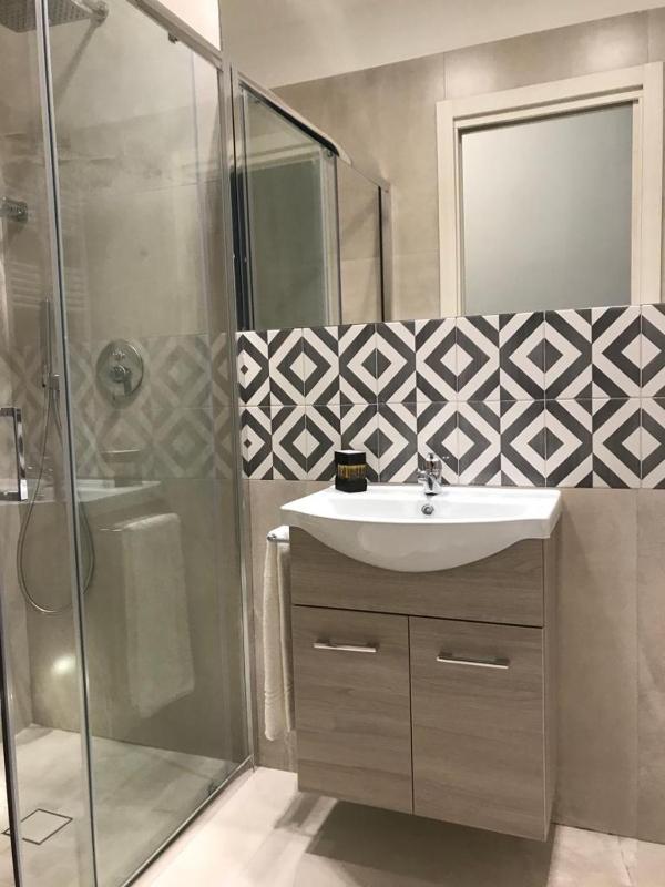Single Room image 3