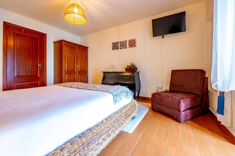 Double Room with Private External Bathroom image 4