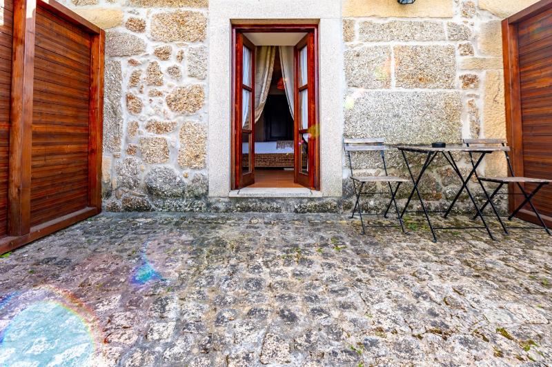 Double Room with Private External Bathroom image 2