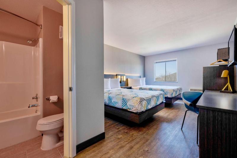 Deluxe Quadruple Room - Non-Smoking image 3