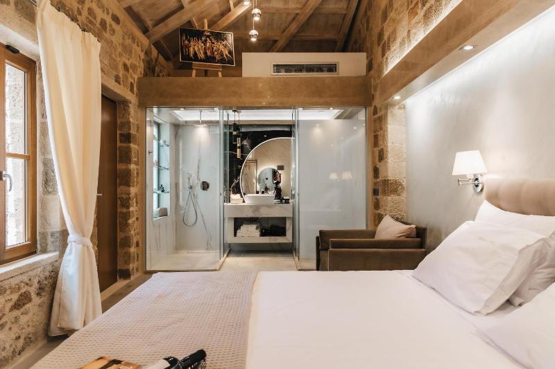 Chateau Anax Luxury suites - image 8