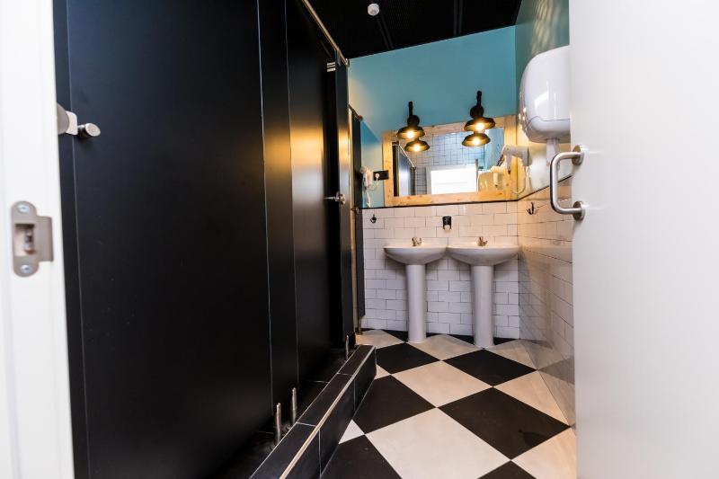 Double Room with Shared Bathroom image 1