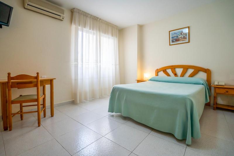 Standard Double or Twin Room image 4