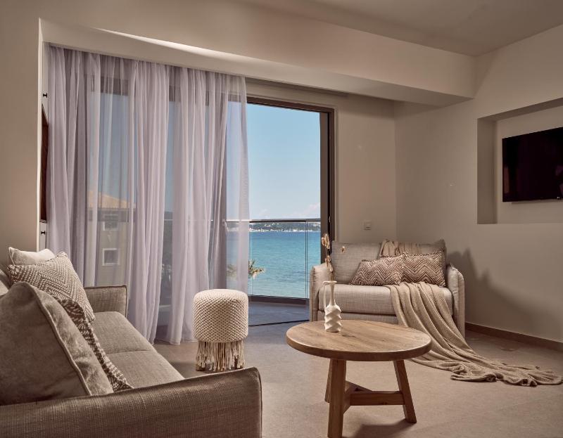 Junior Suite with Sea View image 3