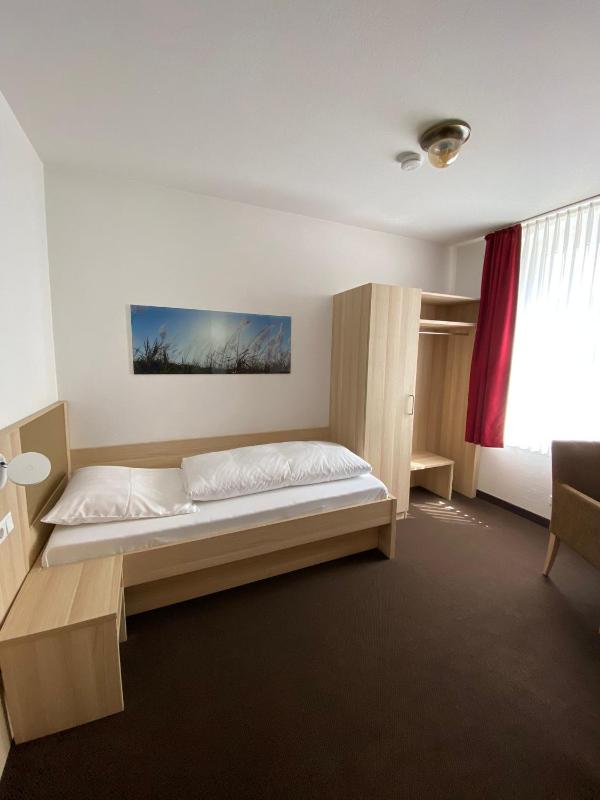Single Room image 1