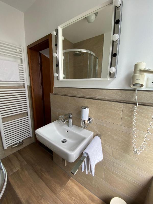 Single Room image 2