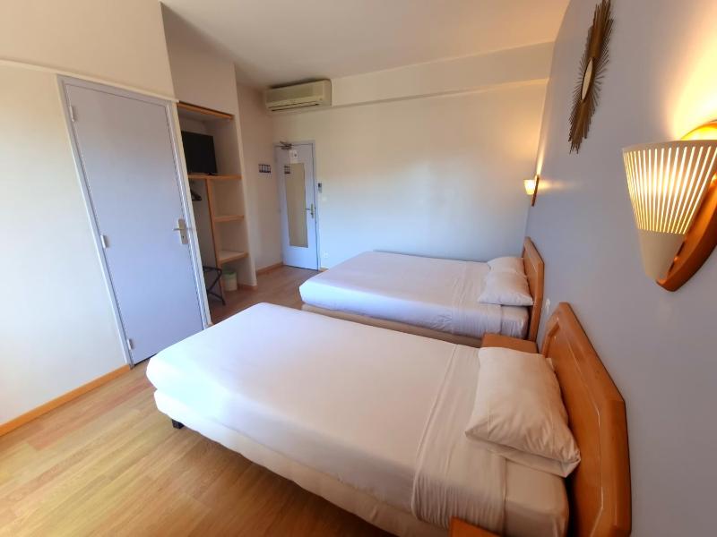 Comfort Triple Room image 4