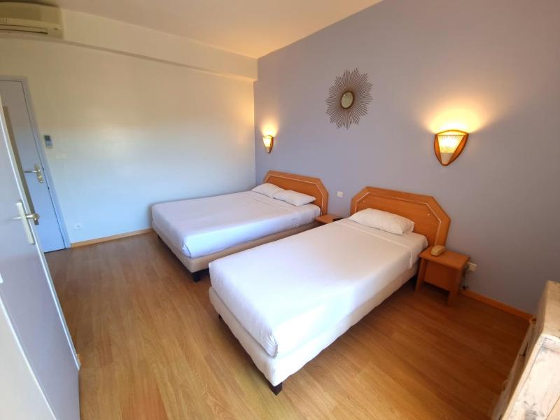 Comfort Triple Room image 3