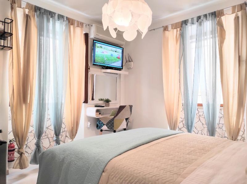 Double Room image 3