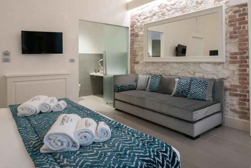 Superior Double Room image 4