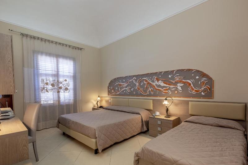 Quadruple Room image 1