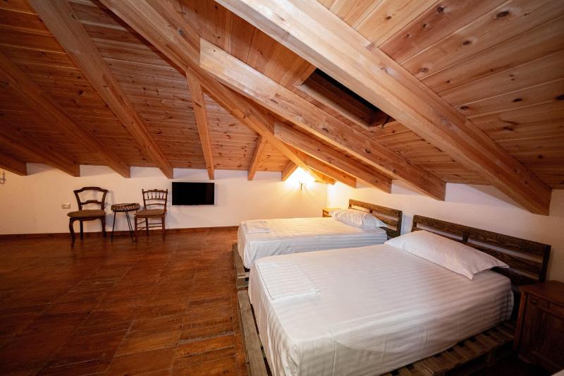 Classic Double or Twin Room - Attic image 2