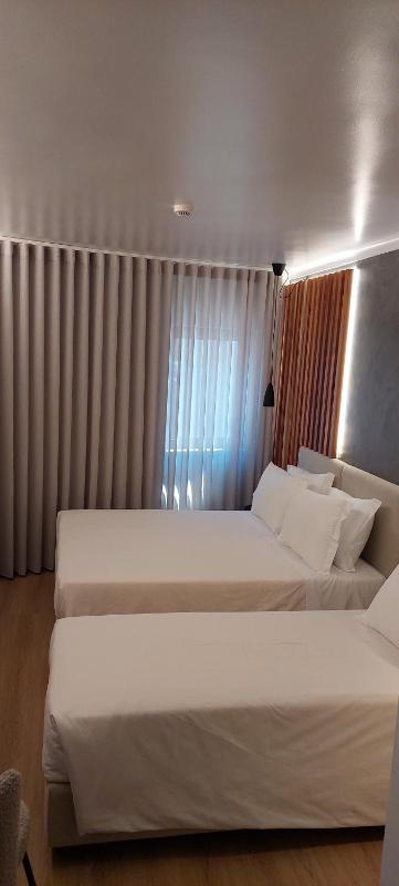 Superior Twin Room image 1