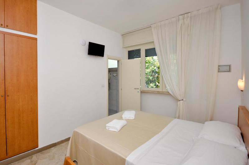 Double or Twin Room image 2