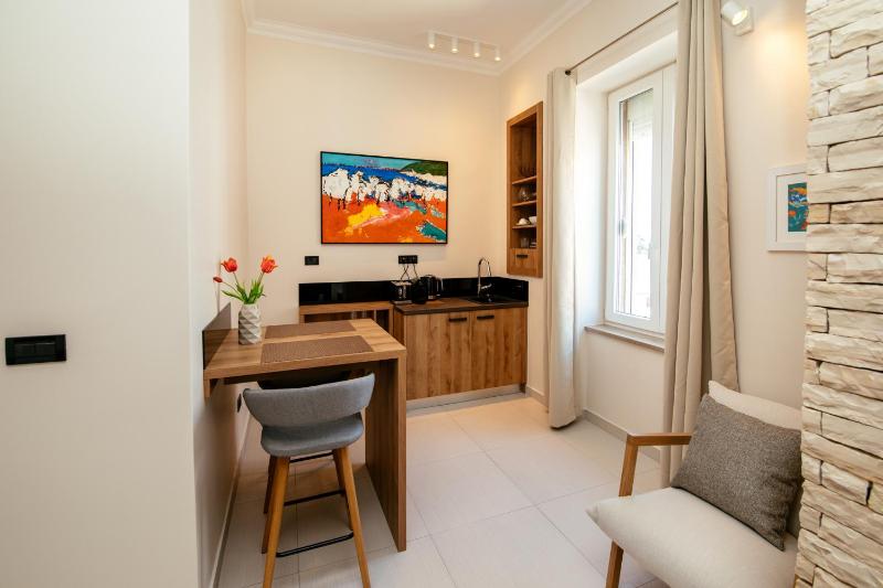 City harbour deluxe suites - image 3