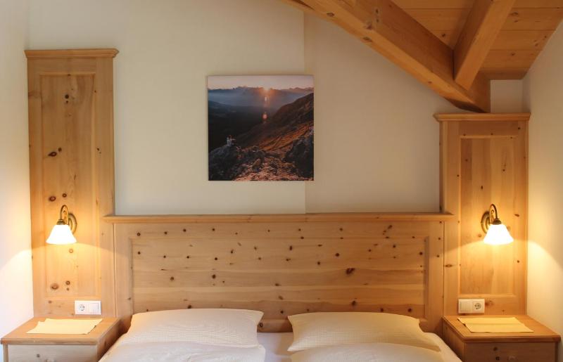 Double Room with Balcony image 4