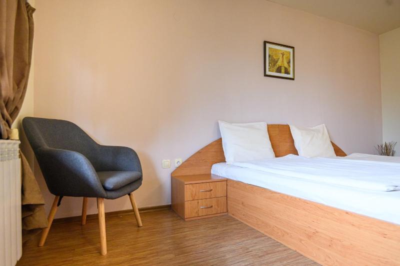 Double or Twin Room image 3
