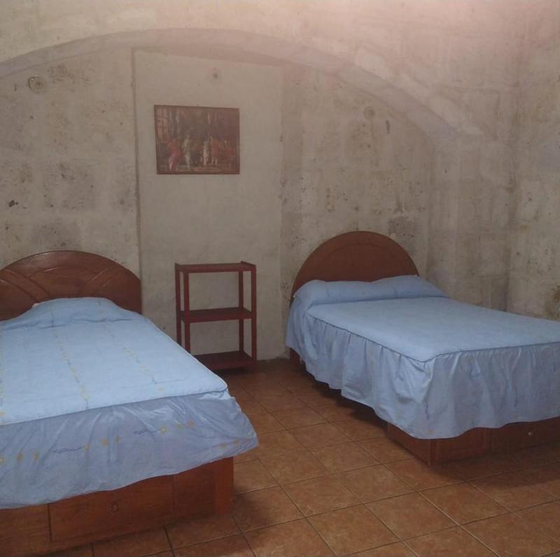 Hostal Flores - image 4