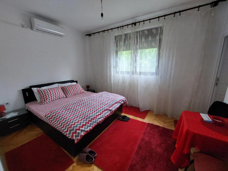 Large Double Room image 1
