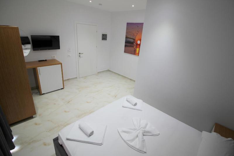 Moonshine Hotel - image 9