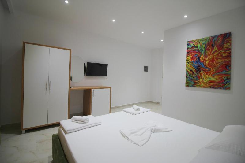 Moonshine Hotel - image 8