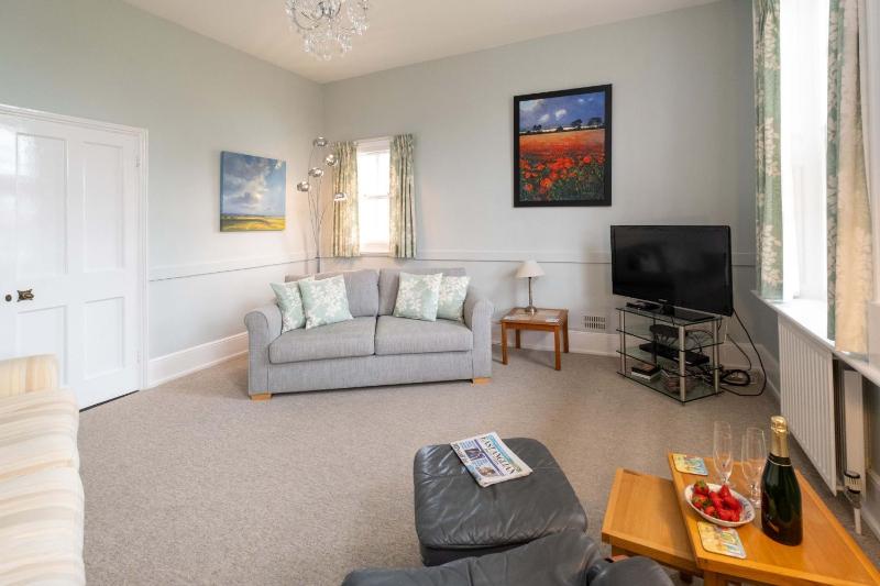 4 Crespigny House - Aldeburgh Coastal Cottages - image 7