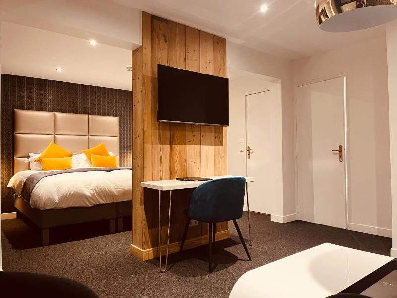 Superior King Suite image 1
