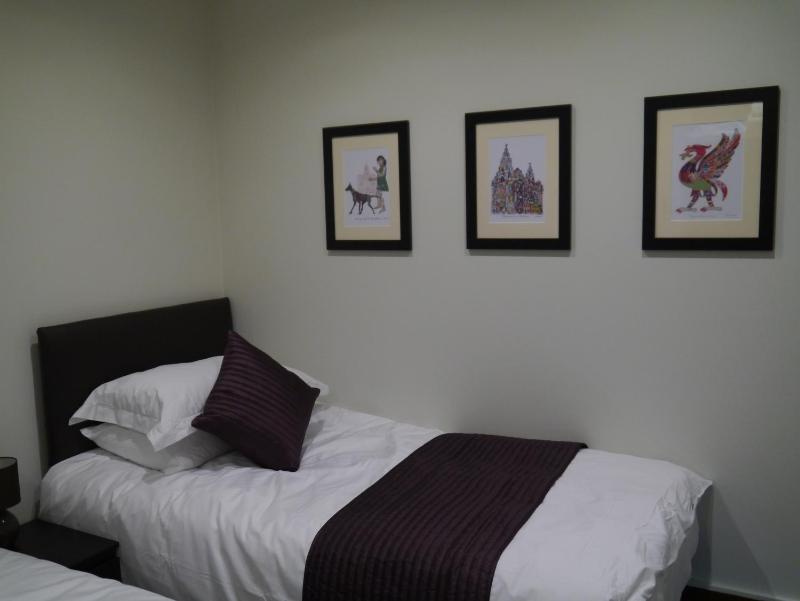 2 Bedroom Apartment image 4