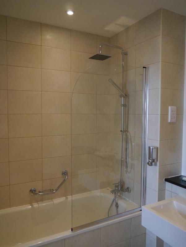 2 Bedroom Apartment image 3
