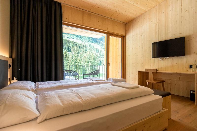 Superior Double Room image 2