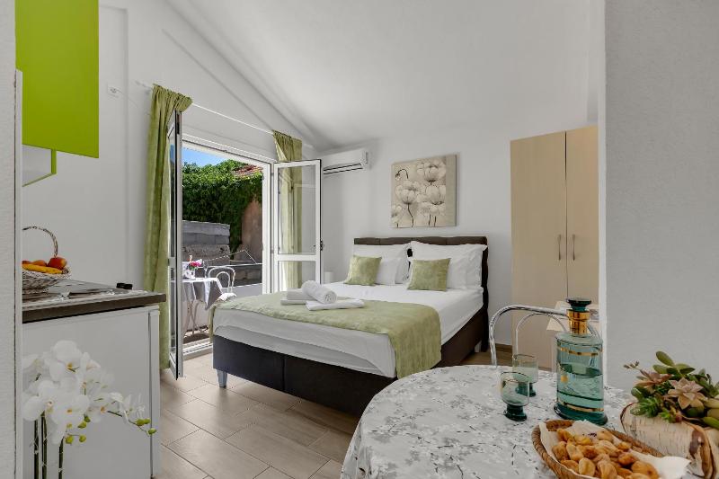 Apartments Danica Drašnice - image 39
