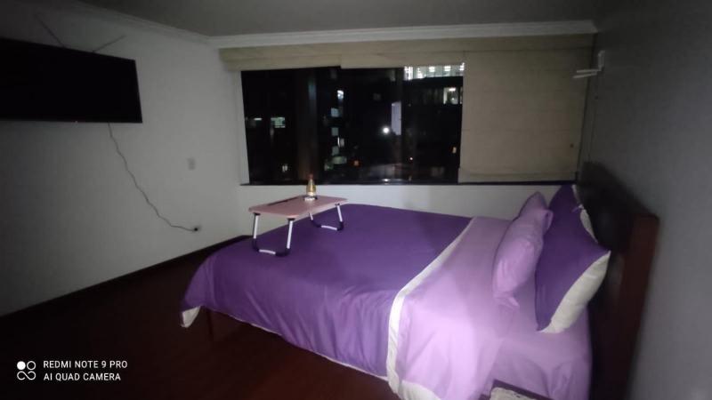 Rep Salvador Quito 2-bedroom condo with parking and Netflix - image 7