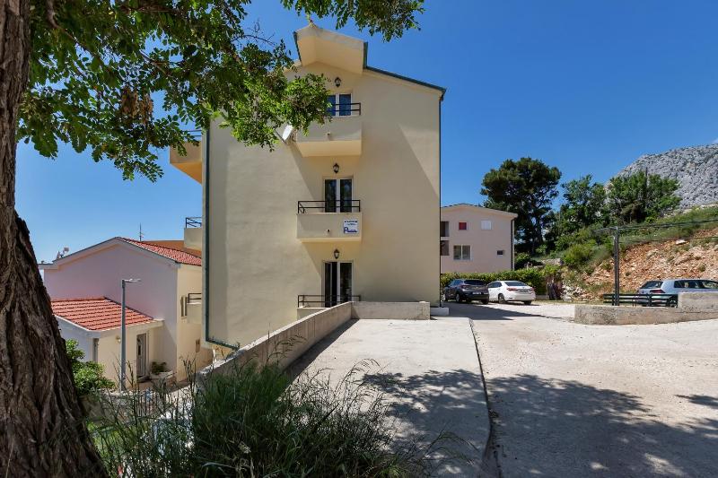 Apartments Danica Drašnice - image 15