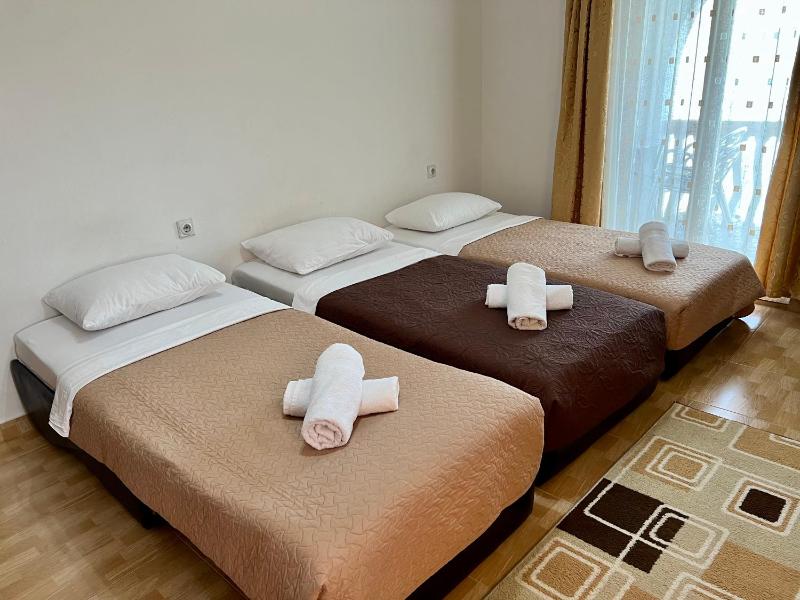 Apartment with Pool View (5 adults) image 3