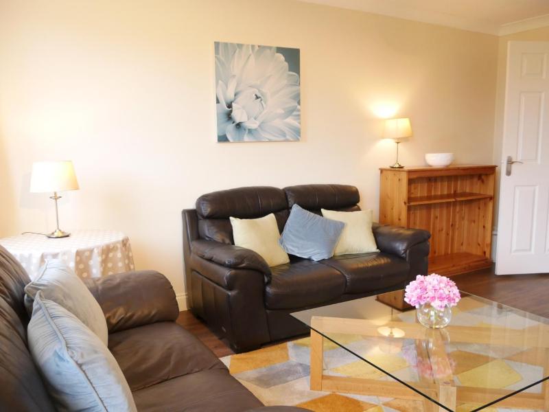 Two Bedroom Cottage (Sun arrivals) image 4