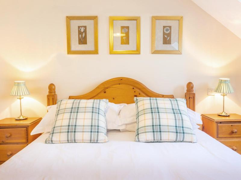 Two Bedroom Cottage (Sun arrivals) image 3
