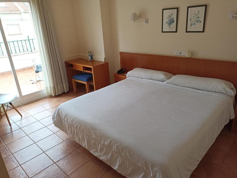 Double Room with Terrace image 3
