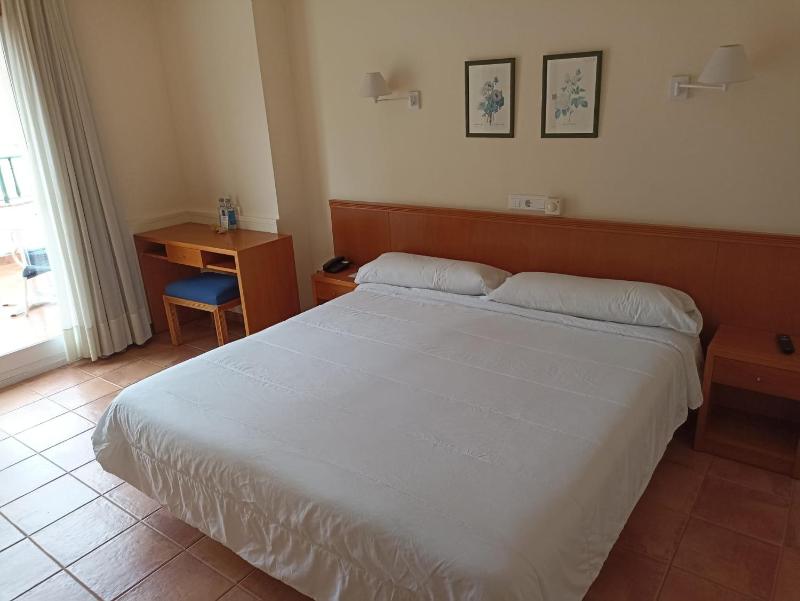Double Room with Terrace image 2