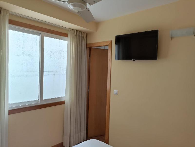 Single Room image 2