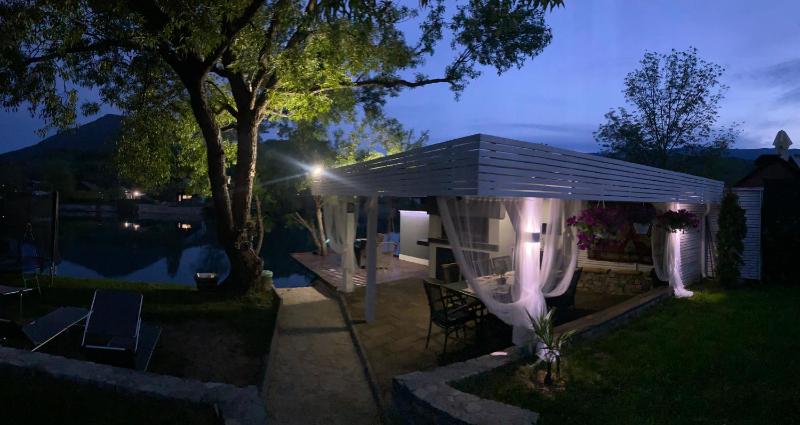 River Luxury House - image 11