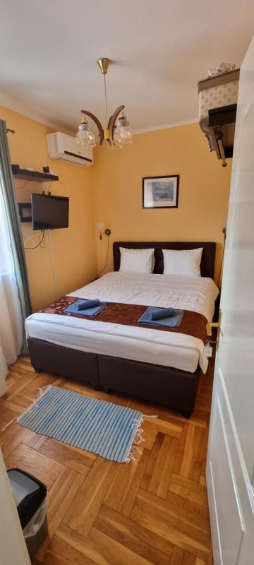 Economy Double Room image 1