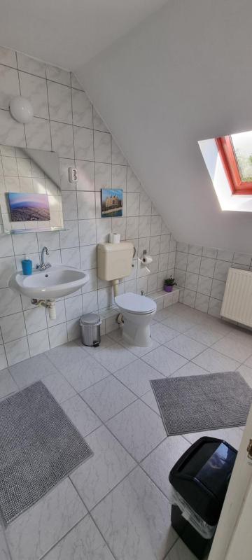 Triple Room with Bathroom image 2