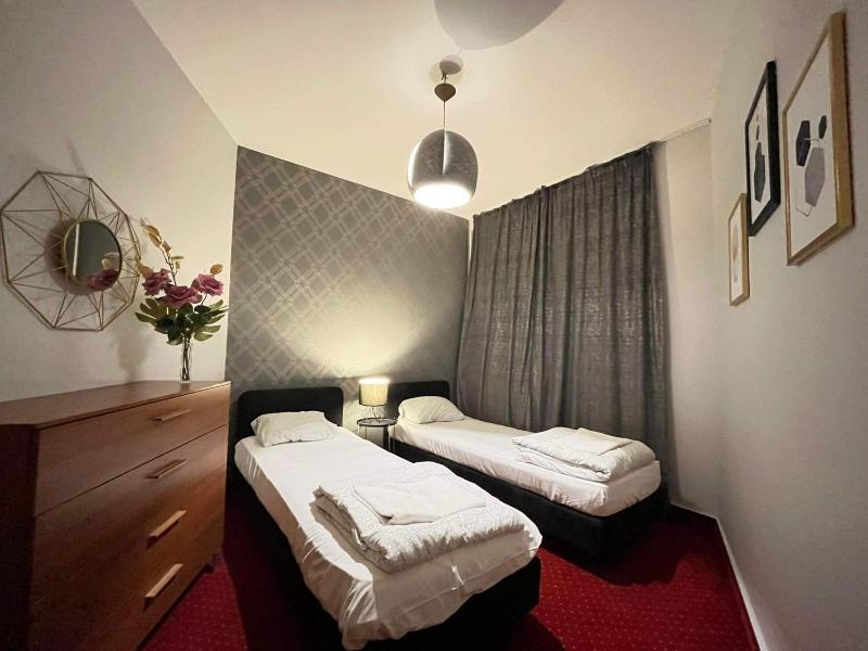 One-Bedroom Apartment image 1