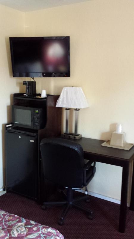 Budget Double Room image 4